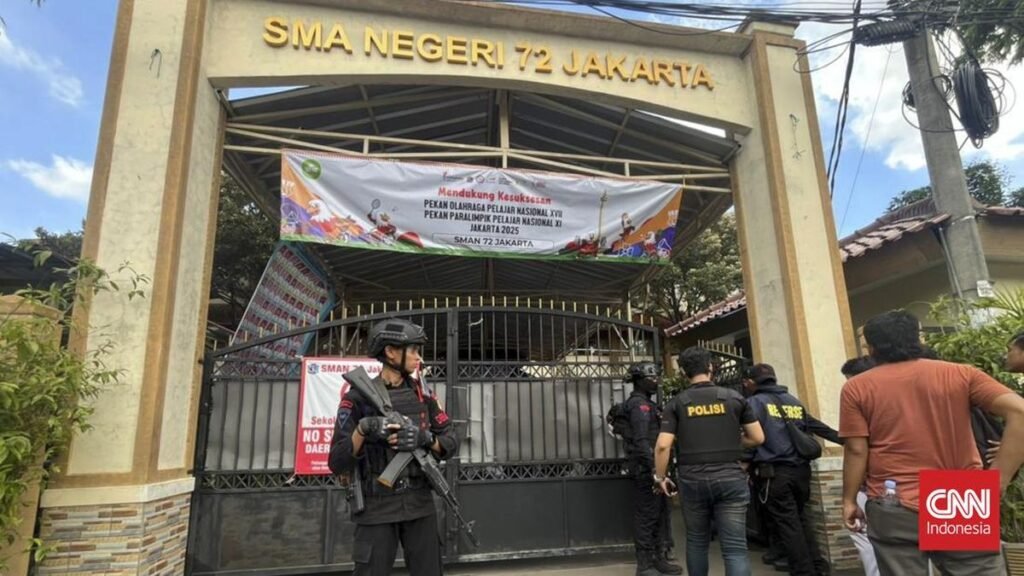 1762520829_ledakan-terjadi-di-sman-72-kelapa-gading-1762499235969_169.jpeg