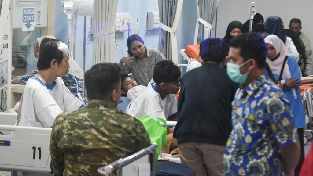 1762598286_perawatan-korban-ledakan-sma-72-di-rs-islam-cempaka-putih-1762569070987_169.jpeg