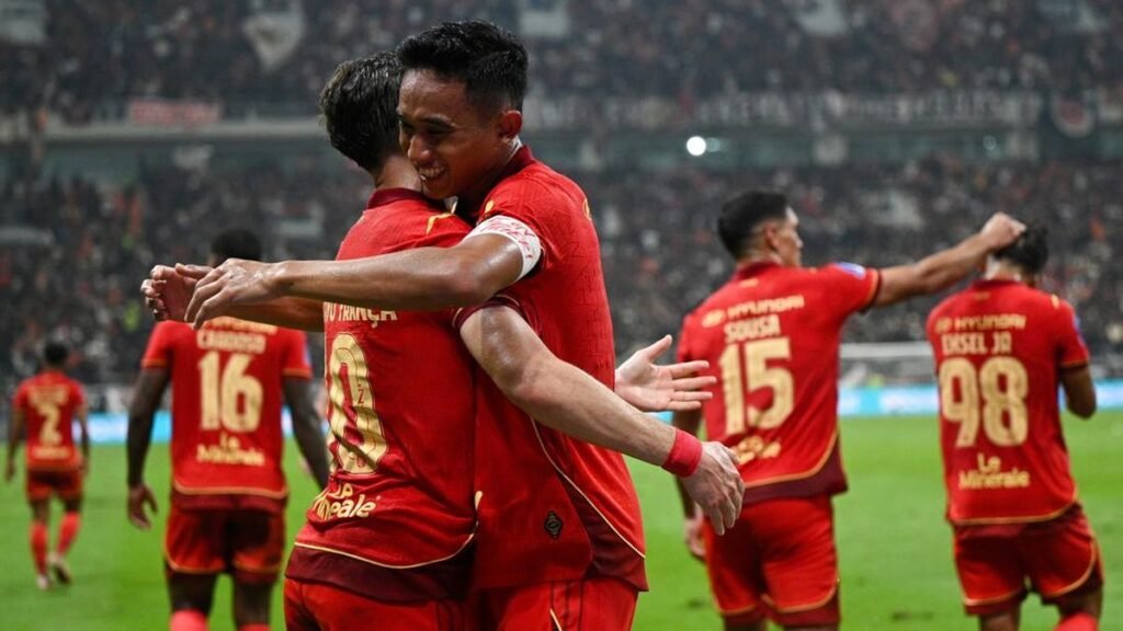 1763129047_persija-jakarta-kalahkan-persita-tangerang-1754878758513_169.jpeg