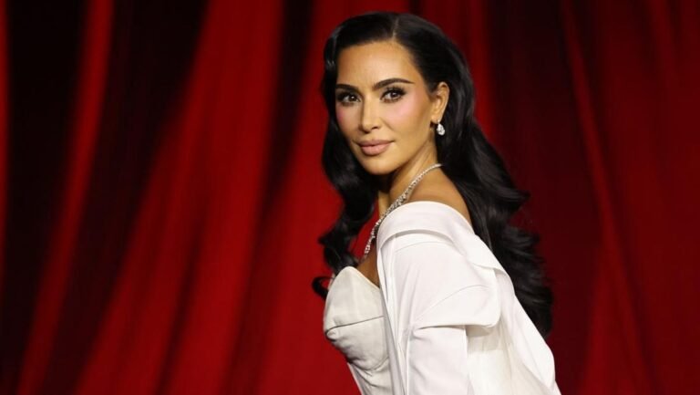 1763357706_kim-kardashian-1756456877237_169.jpeg
