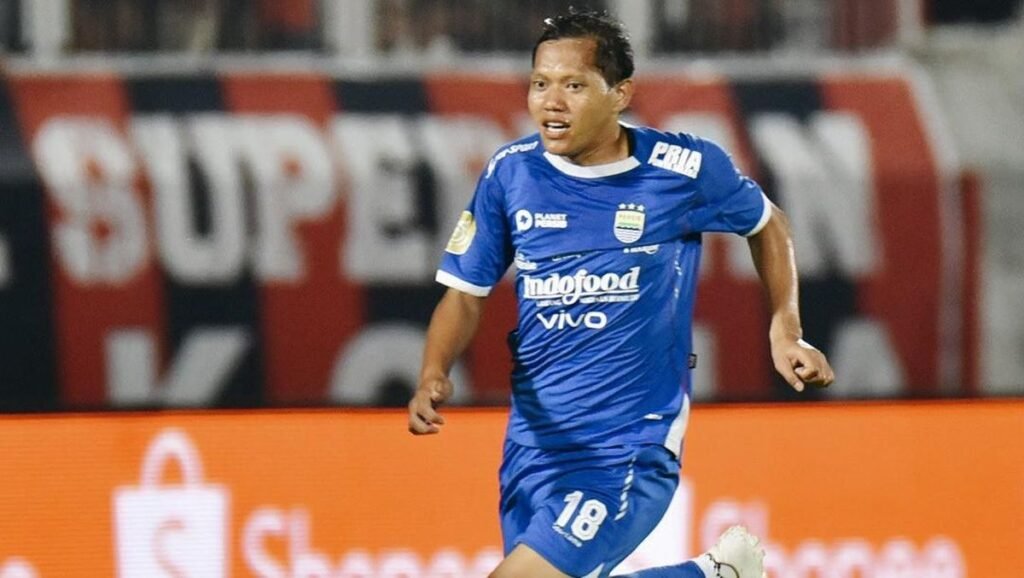 1763358966_malut-united-vs-persib-bandung-di-liga-1-1746230216078_169.jpeg