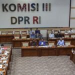 1763418426_rdp-komisi-iii-dpr-dengan-kapolrestabes-semarang-2_169.jpeg