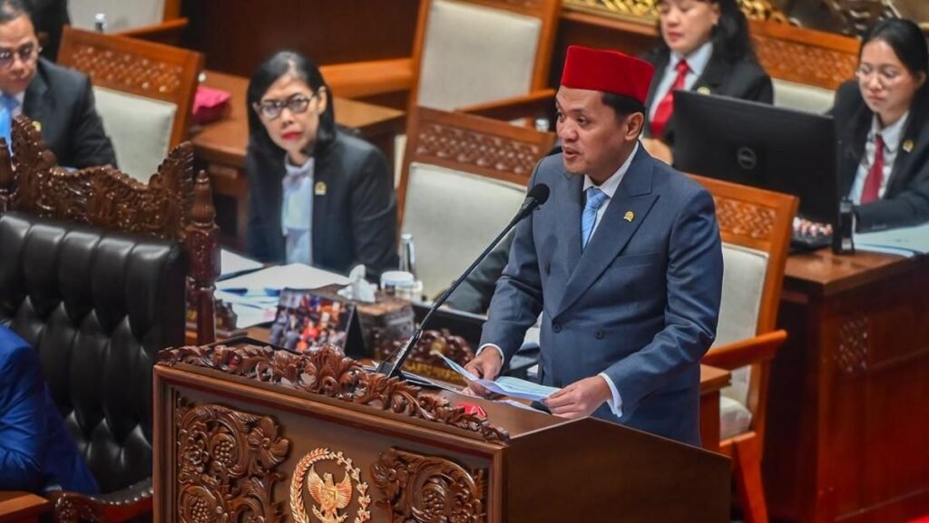 1763606530_dpr-setujui-ruu-kuhap-menjadi-undang-undang-1763445505831_169.jpeg