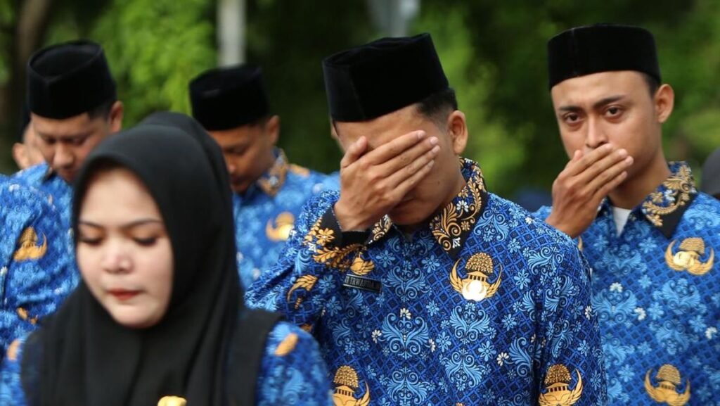 1763685065_penyerahan-sk-cpns-pemerintah-aceh-1750143168390_169.jpeg
