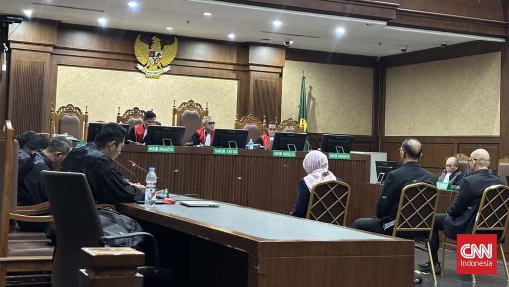 1763710211_eks-dirut-asdp-dituntut-85-tahun-bui-1761815443682_169.jpeg