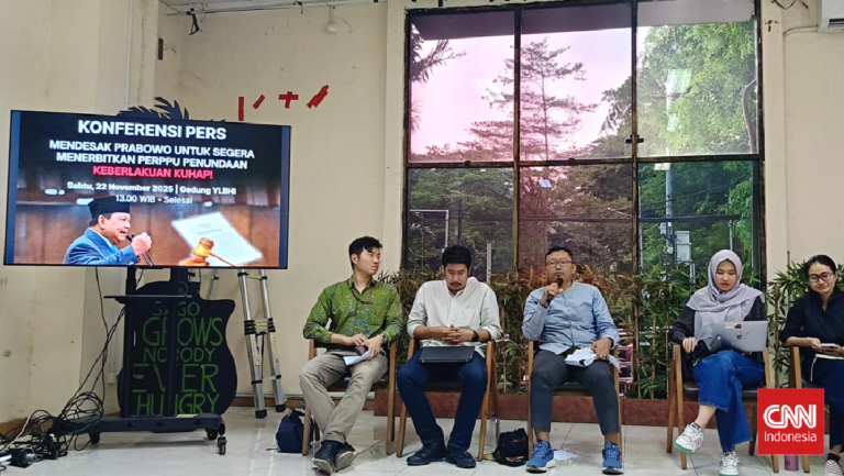 1763857447_koalisi-sipil-desak-prabowo-rilis-perppu-batalkan-pemberlakuan-kuhap-baru-1763806596053_169.png