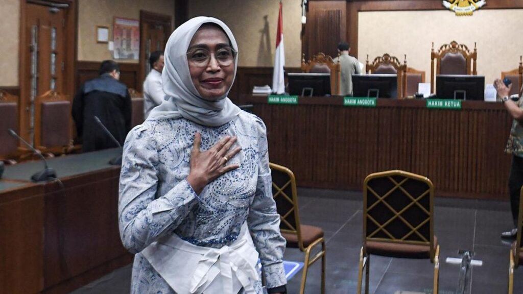 1763950626_sidang-putusan-kasus-korupsi-pt-asdp-indonesia-1763888711231_169.jpeg