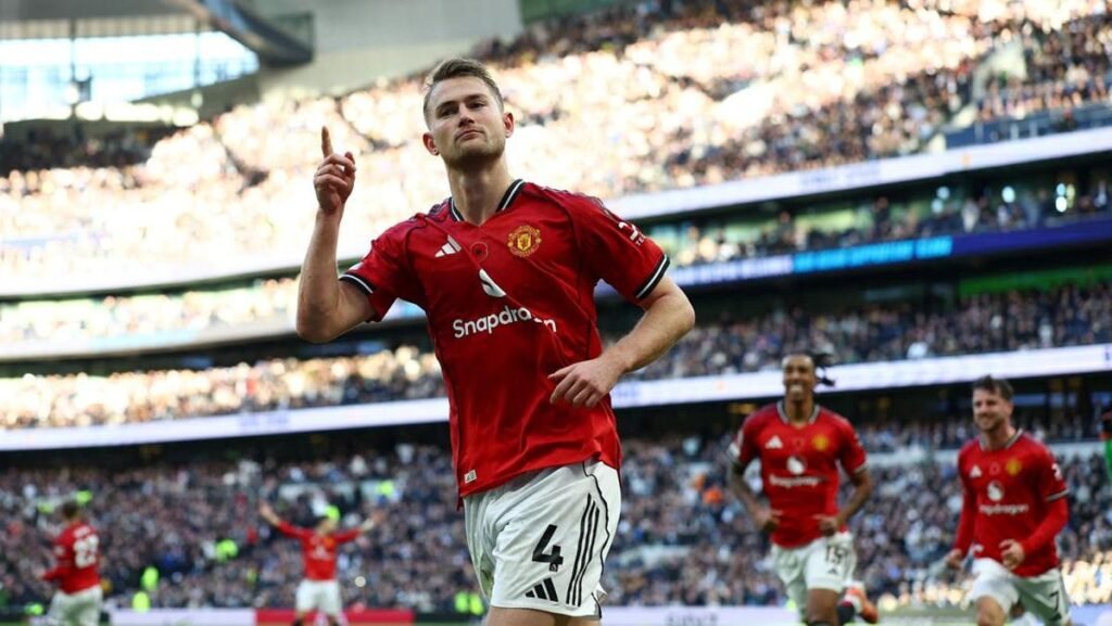 1763974447_tottenham-vs-manchester-united-1762663971164_169.jpeg