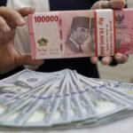 1764149346_kurs-rupiah-menguat-meski-bertengger-di-16-ribu-rupiah-3_169.jpeg