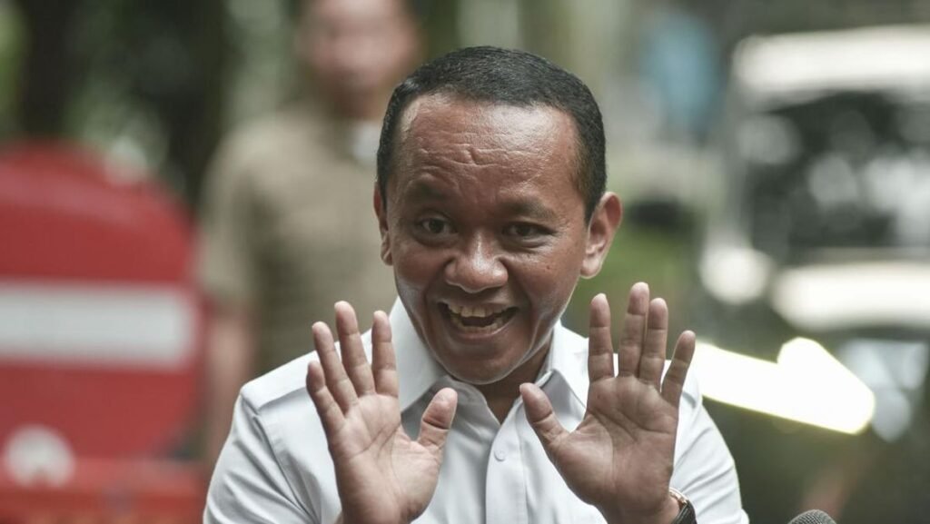1764197711_sejumlah-pejabat-hadiri-rapat-terbatas-di-kertanegara-1760880681788_169.jpeg