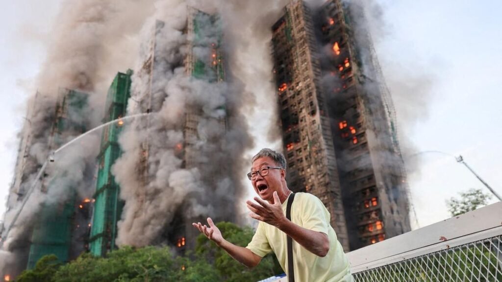 1764250747_4-orang-tewas-usai-kebakaran-di-hunian-apartemen-di-hong-kong-1764153345557_169.jpeg
