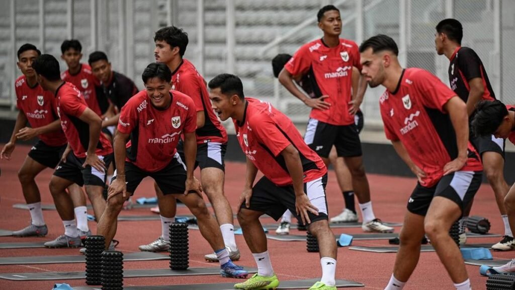 1764293107_latihan-timnas-indonesia-u-22-jelang-sea-games-2025-1764159350377_169.jpeg