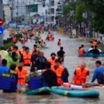 1764293405_banjir-vietnam-makin-kelam-90-jiwa-melayang-1763881267696_169.jpeg
