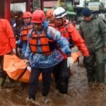 1764337030_banjir-bandang-di-malalak-timur-agam-7-tewas-1764227119020_169.jpeg