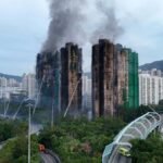 1764493686_kebakaran-apartemen-hong-kong-1764326429777_169.jpeg