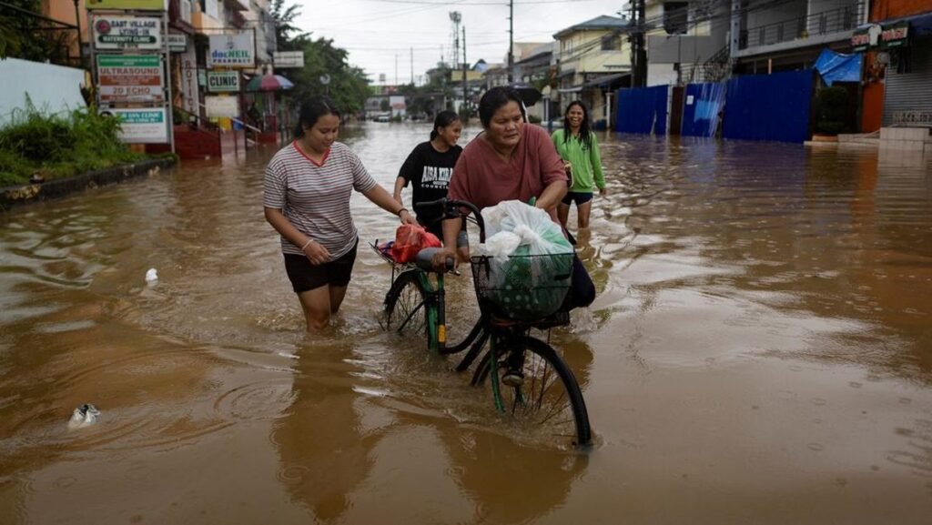 6-orang-tewas-akibat-banjir-besar-di-filipina-1753238295198_169.jpeg