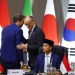 aksi-gibran-di-antara-para-pemimpin-dunia-di-ktt-g20-1763876803508_169.jpeg