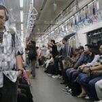 antusias-warga-naik-mrt-tarif-khusus-1-rupiah-1745480225908_169.jpeg