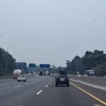 arus-lalu-lintas-di-tol-jakarta-cikampek-h-5-lebaran-3_169.jpeg