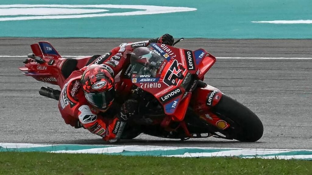 bagnaia-juara-sprint-race-motogp-malaysia-1761379871949_169.jpeg