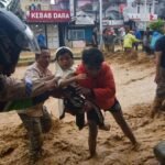 banjir-bandang-meluas-di-padang-1764317159656_169.jpeg