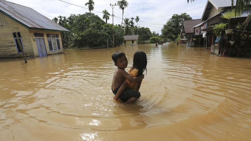 banjir-di-aceh-barat-mulai-surut-7_169.jpeg