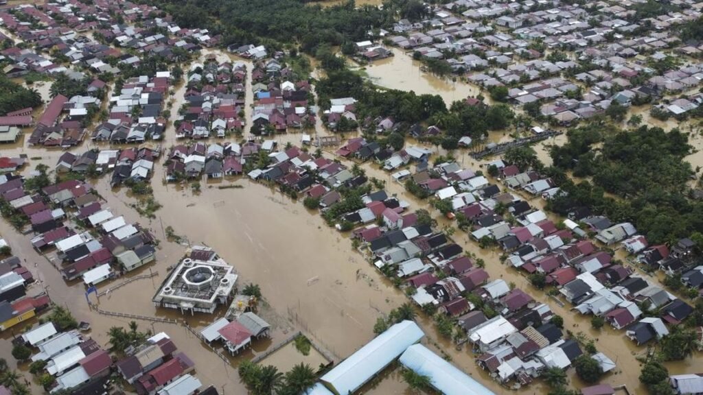 banjir-semakin-meluas-di-aceh-barat_169.jpeg