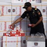 bea-cukai-tanjung-perak-gagalkan-impor-73-juta-batang-rokok-ilegal-dari-uea-1_169.jpeg