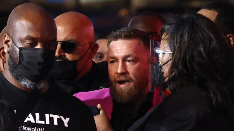 conor-mcgregor-ribut-dengan-machine-gun-kelly_169.jpeg