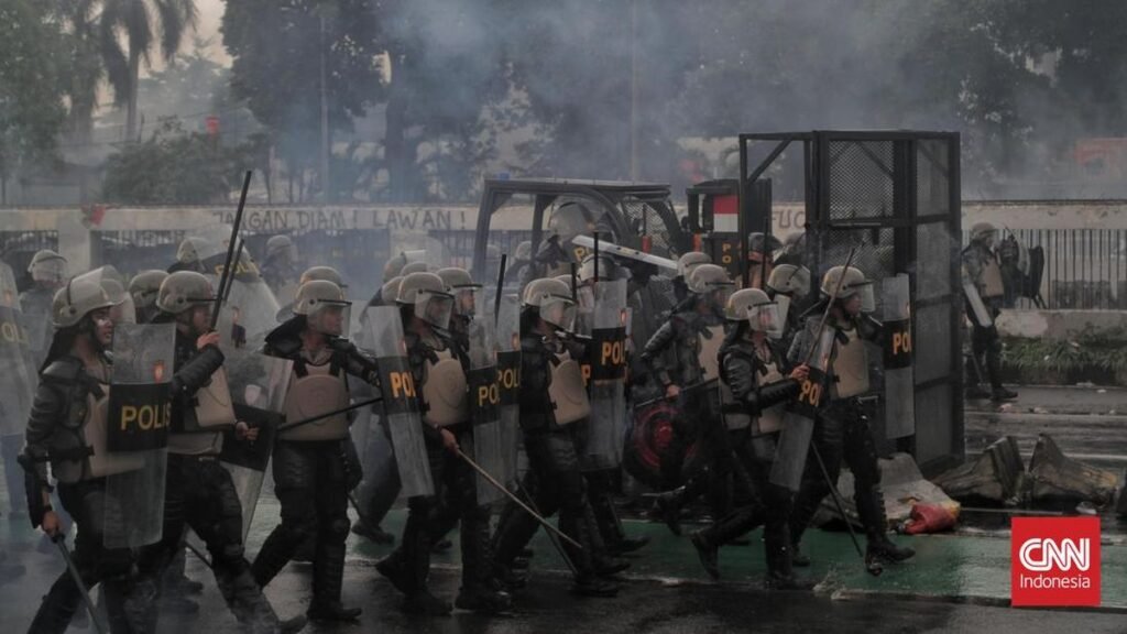 demo-28-agustus-2025-di-depan-gedung-dpr-1756377115053_169.jpeg