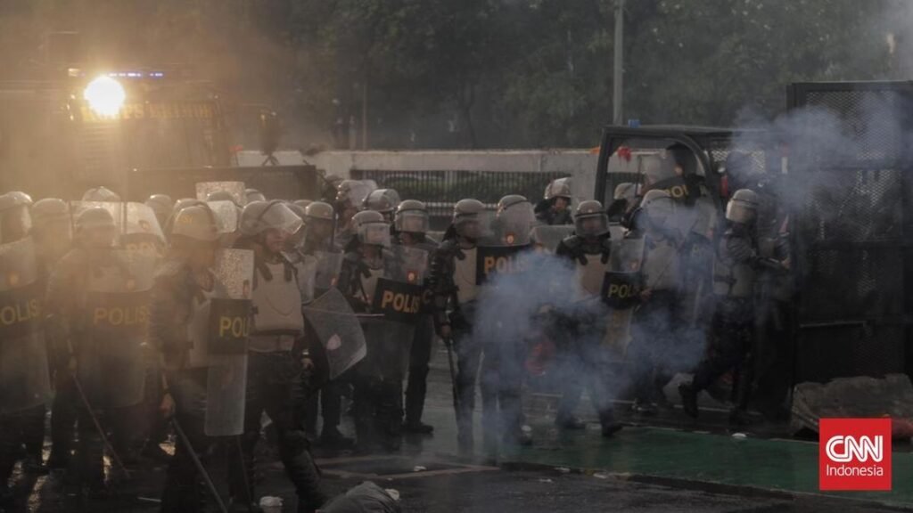 demo-28-agustus-2025-di-depan-gedung-dpr-1756377115237_169.jpeg