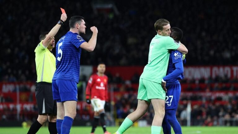 drama-di-laga-mu-vs-everton-1764036249950_169.jpeg