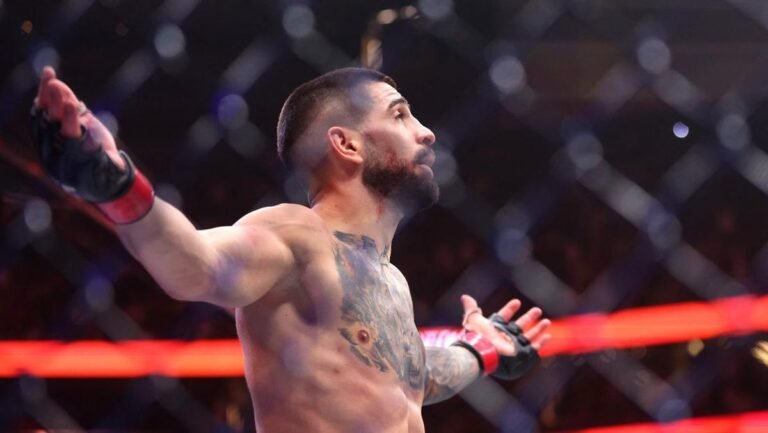 ertandingan-ufc-topuria-vs-oliveira-1751175259774_169.jpeg