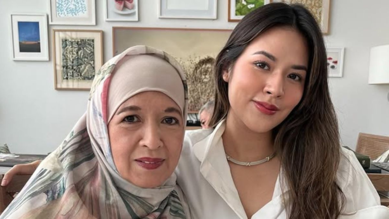 ibu-dari-penyanyi-raisa-ria-mariaty-1764385538561_169.png