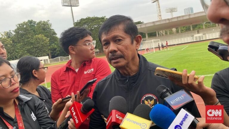 indra-sjafri-menjelaskan-persiapan-timnas-indonesia-u-23-1764152483721_169.jpeg