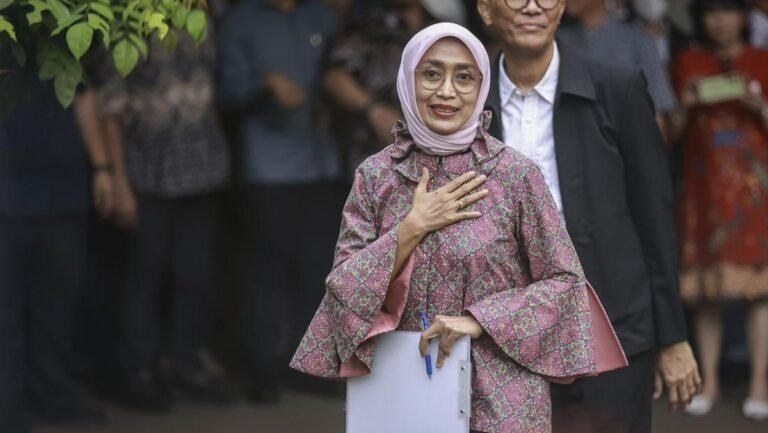 ira-puspadewi-resmi-bebas-usai-dapat-rehabilitasi-1764388712066_169.jpeg