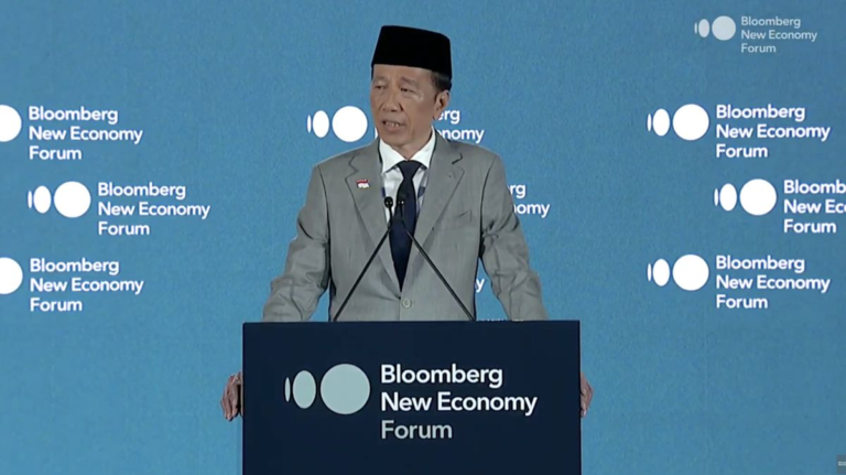 jokowi-di-bloomberg-new-economy-2025-1763699335719_169.png