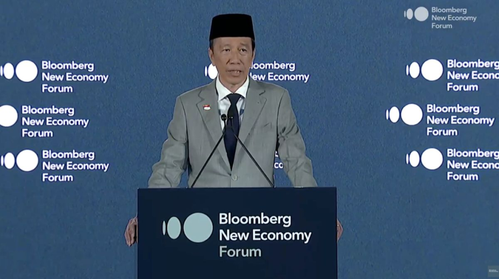 jokowi-di-bloomberg-new-economy-2025-1763699335772_169.png