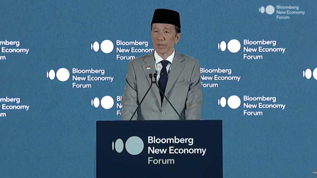 jokowi-di-bloomberg-new-economy-2025-1763699335827_169.png