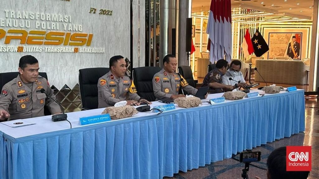 kapolda-metro-jaya-irjen-asep-edi-suheri-merilis-kasus-ijazah-palsu-jokowi-1762487910115_169.jpeg