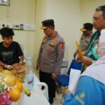 kapolri-listyo-sigit-kunjungi-korban-ledakan-sman-72-di-rsi-cempaka-putih-1762590681421_169.jpeg
