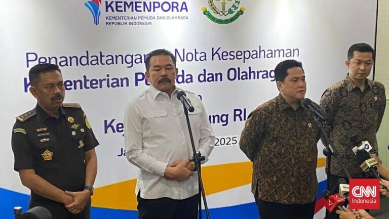 kemenpora-dan-kejagung-tekan-mou-1763963266883_169.jpeg