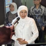 khofifah-diperiksa-kpk-8-jam-soal-korupsi-dana-hibah-jatim-1752149235421_169.jpeg