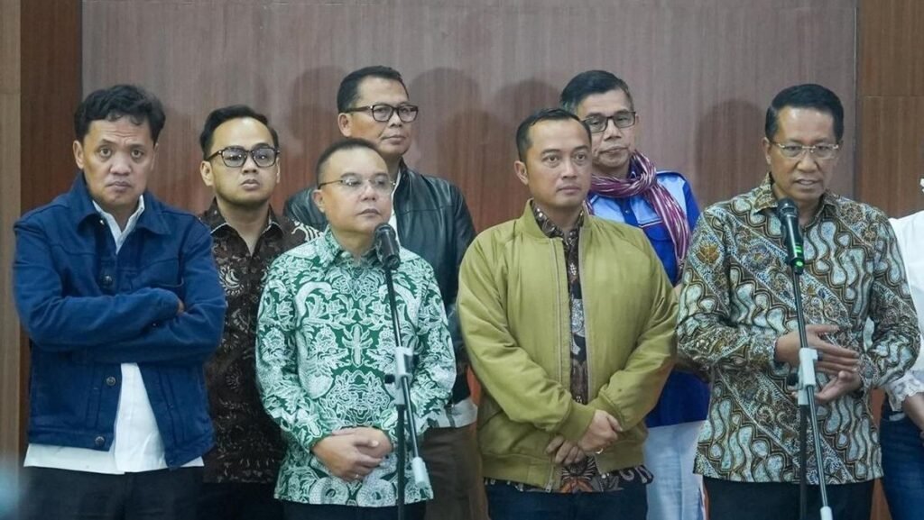 konferensi-pers-abolisi-tom-lembong-dan-amnesti-hasto-1754021177159_169.jpeg