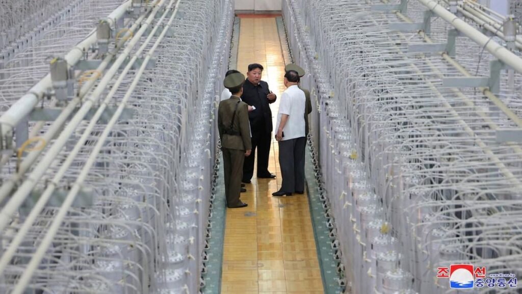 kunjungan-kim-jong-un-ke-pengayaan-uranium_169.jpeg