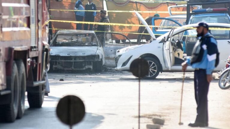 ledakan-mobil-di-islamabad-pakistan-1762855738169_169.jpeg