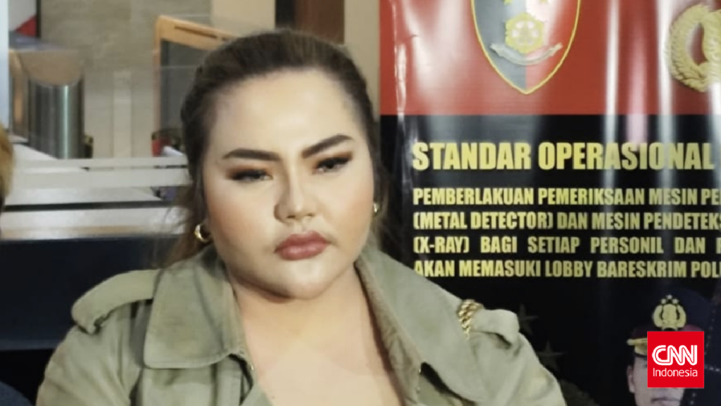 lisa-mariana-diperiksa-di-bareskrim-polri-1752759573500_169.png