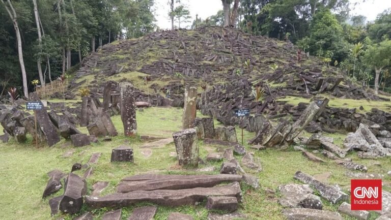 lorong-waktu-gunung-padang-8_169.jpeg