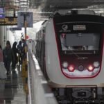 lrt-mrt-brt-gratis-untuk-pekerja-dki-maksimal-bergaji-rp-62-juta-1762505711754_169.jpeg