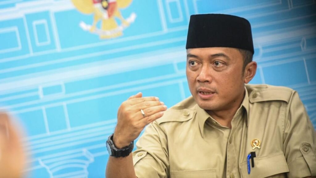 mensesneg-prasetyo-hadi-sampikan-soal-isu-politik-terkini-1758271734631_169.jpeg